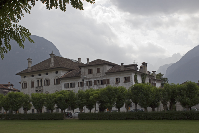 2011-08-27_09-01-55 cadore.jpg - Agordo Palazzo Crotta-De Manzoni